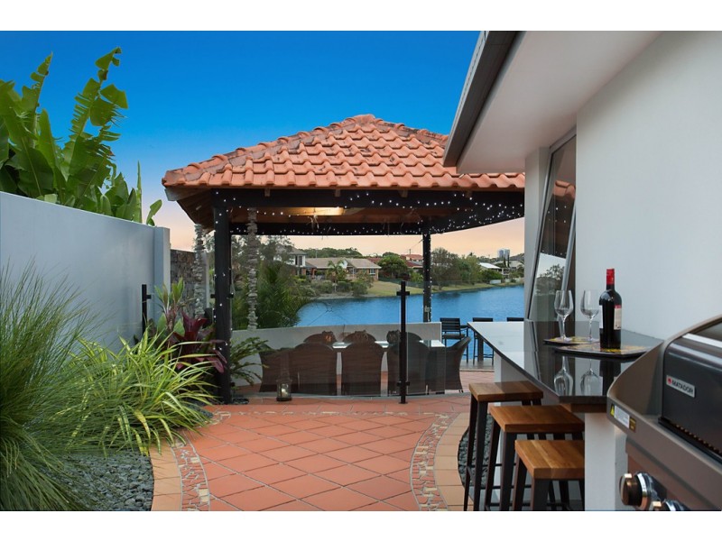 206 Acanthus Avenue, Burleigh Waters QLD 4220