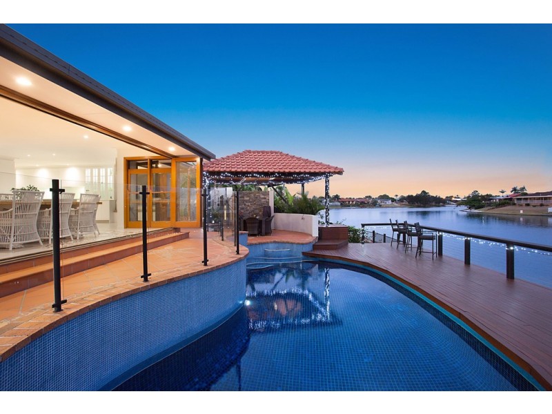 206 Acanthus Avenue, Burleigh Waters QLD 4220