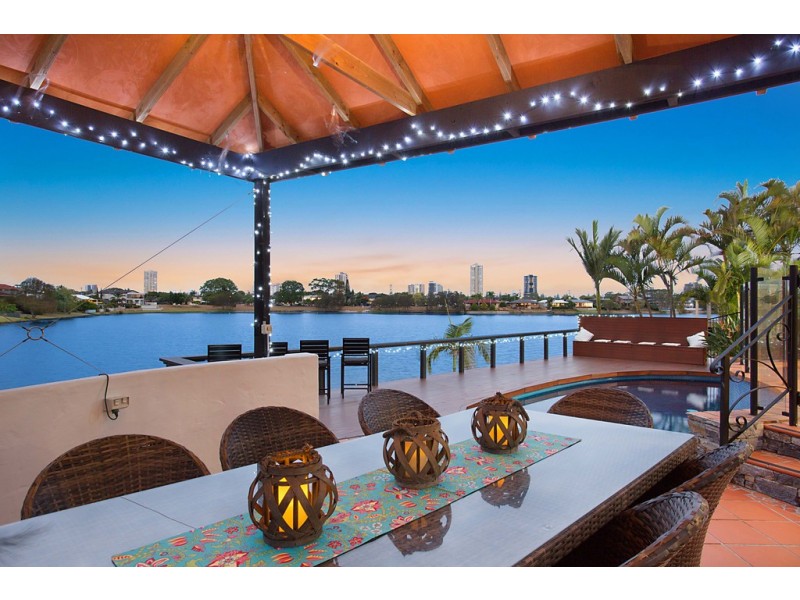 206 Acanthus Avenue, Burleigh Waters QLD 4220