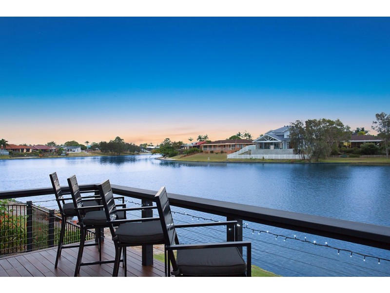 206 Acanthus Avenue, Burleigh Waters QLD 4220