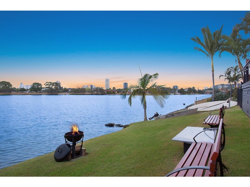 206 Acanthus Avenue, Burleigh Waters QLD 4220