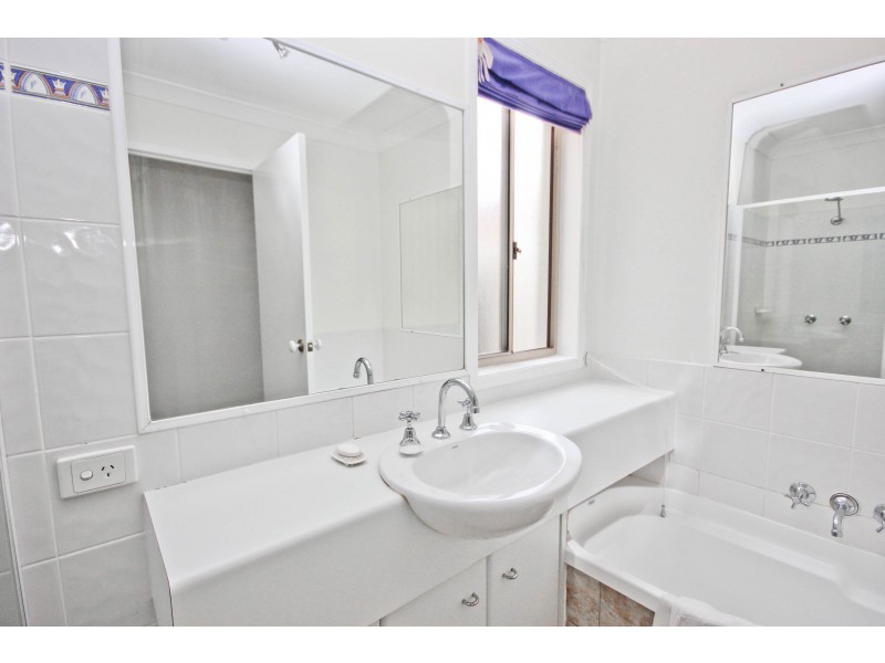 30 Tuggerah Close, Robina QLD 4226