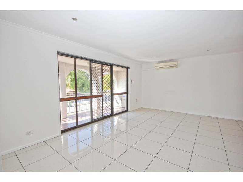 4/142 Surf Parade, Broadbeach QLD 4218