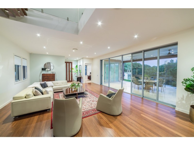 62 Monaco Street, Broadbeach Waters QLD 4218