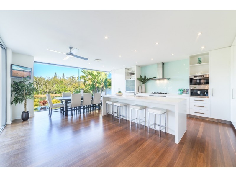 62 Monaco Street, Broadbeach Waters QLD 4218