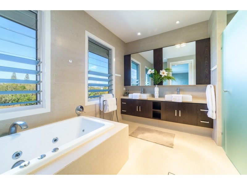 62 Monaco Street, Broadbeach Waters QLD 4218