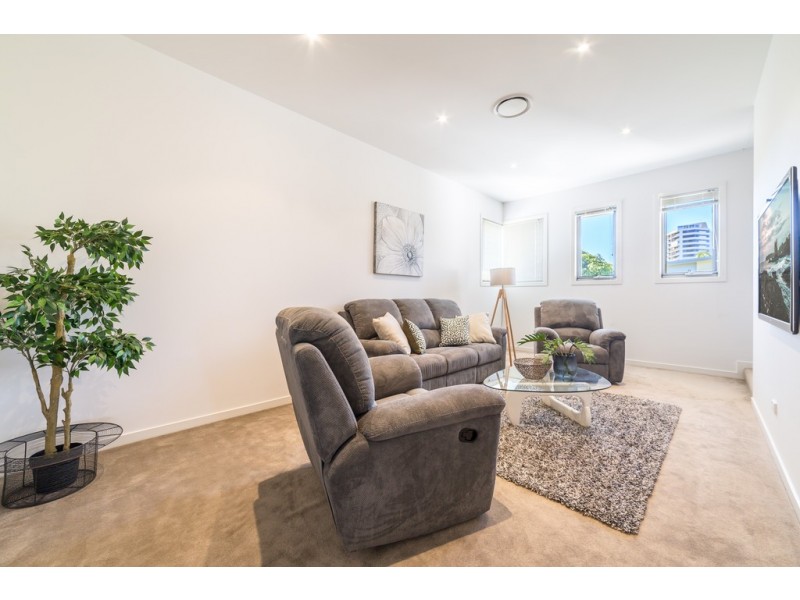 62 Monaco Street, Broadbeach Waters QLD 4218