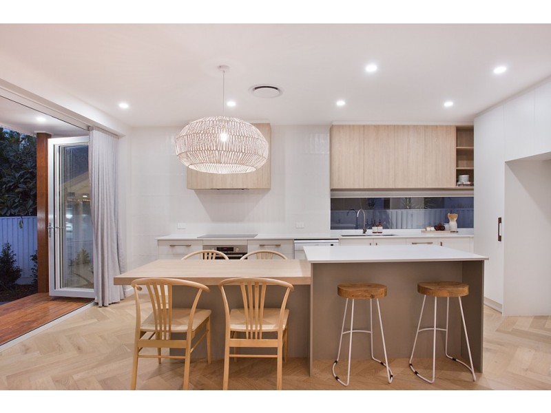 20A Albion Avenue, Miami QLD 4220