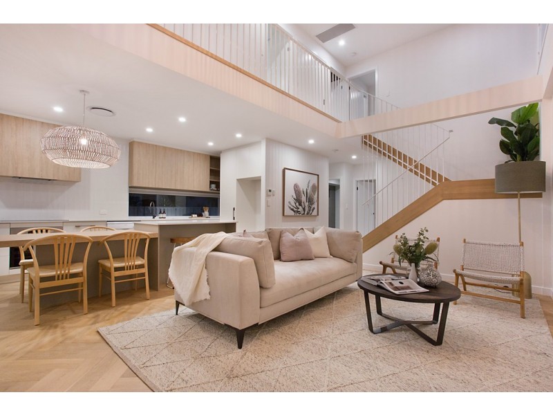 20A Albion Avenue, Miami QLD 4220