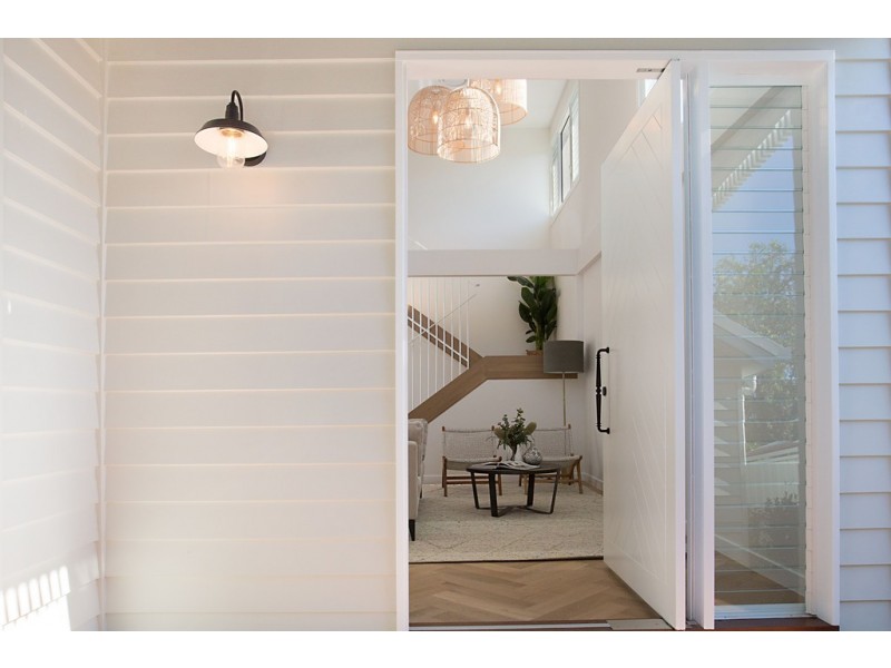 20A Albion Avenue, Miami QLD 4220