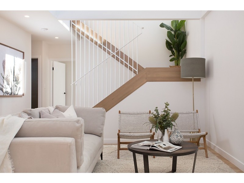 20A Albion Avenue, Miami QLD 4220