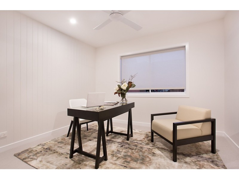 20A Albion Avenue, Miami QLD 4220