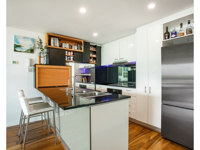 2309/33 T E Peters Drive ‘Freshwater Point’, Broadbeach Waters QLD 4218