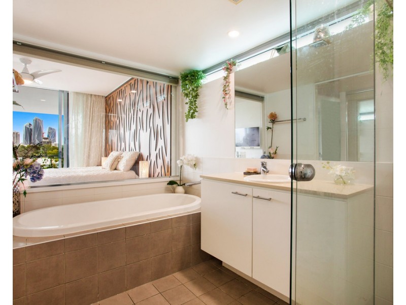 2309/33 T E Peters Drive ‘Freshwater Point’, Broadbeach Waters QLD 4218