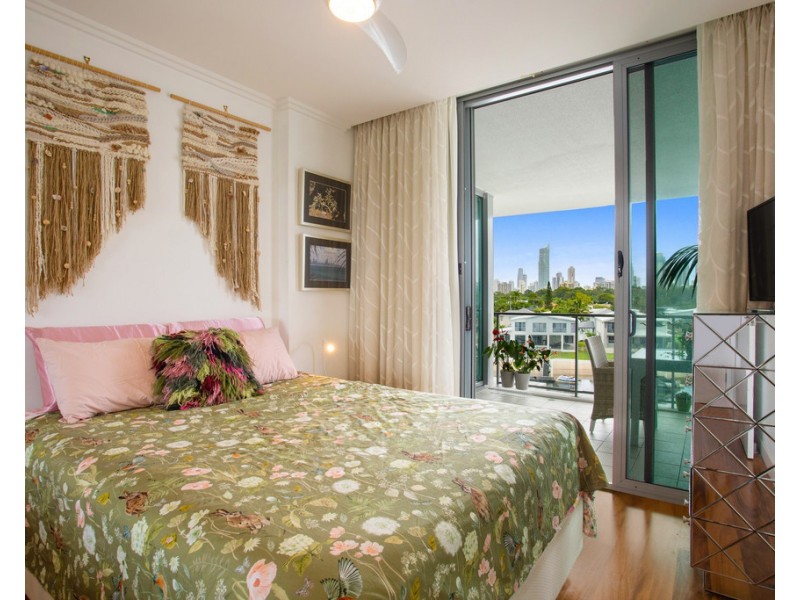 2309/33 T E Peters Drive ‘Freshwater Point’, Broadbeach Waters QLD 4218