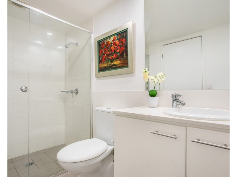 2309/33 T E Peters Drive ‘Freshwater Point’, Broadbeach Waters QLD 4218