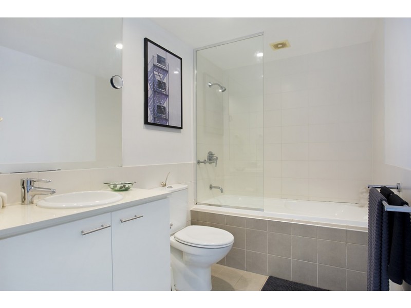 2120 ‘Freshwater Point’ 33 T E Peters Drive, Broadbeach Waters QLD 4218