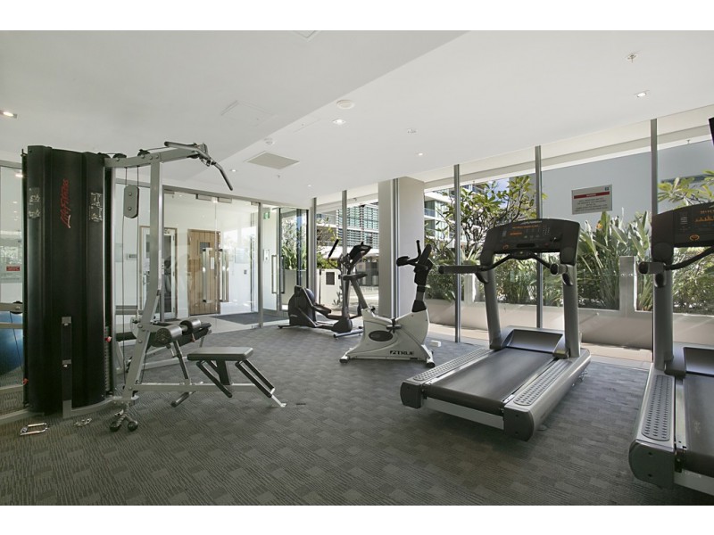 2120 ‘Freshwater Point’ 33 T E Peters Drive, Broadbeach Waters QLD 4218