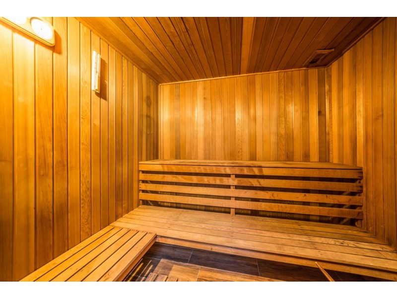 105 Commodore Drive, Paradise Waters QLD 4217