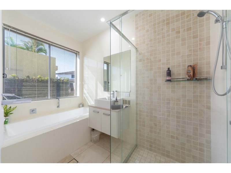 31 Annies Court, Benowa Waters QLD 4217