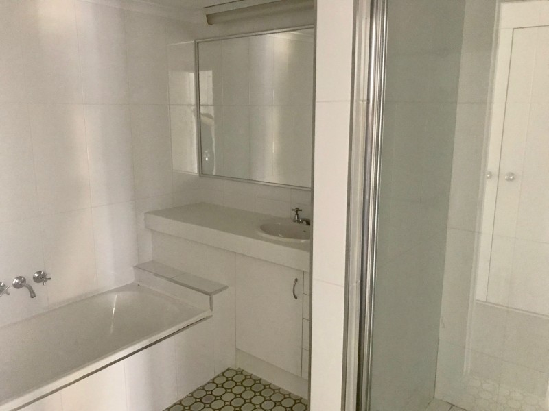 2/84 Paradise Island, Surfers Paradise QLD 4217