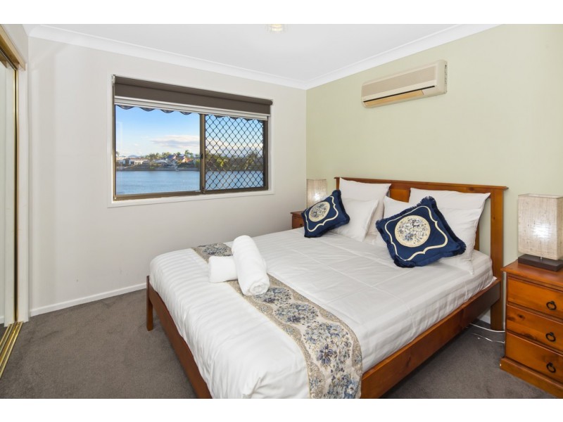 17 Naranja Cres, Benowa QLD 4217