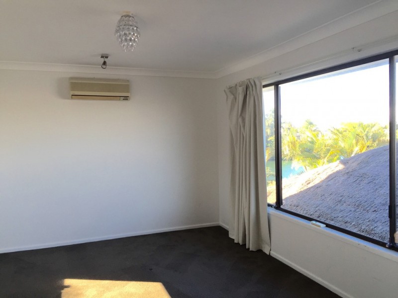 17 Naranja Cres, Benowa QLD 4217