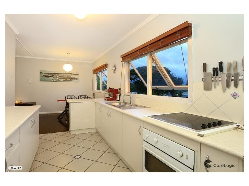 31 Bellevue Parade, Labrador QLD 4215