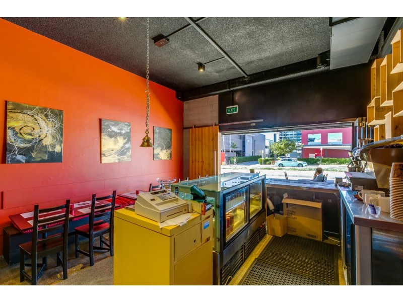 4/20 Scarborough Street, Southport QLD 4215