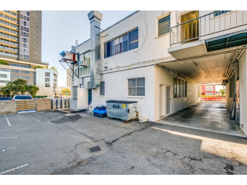 4/20 Scarborough Street, Southport QLD 4215