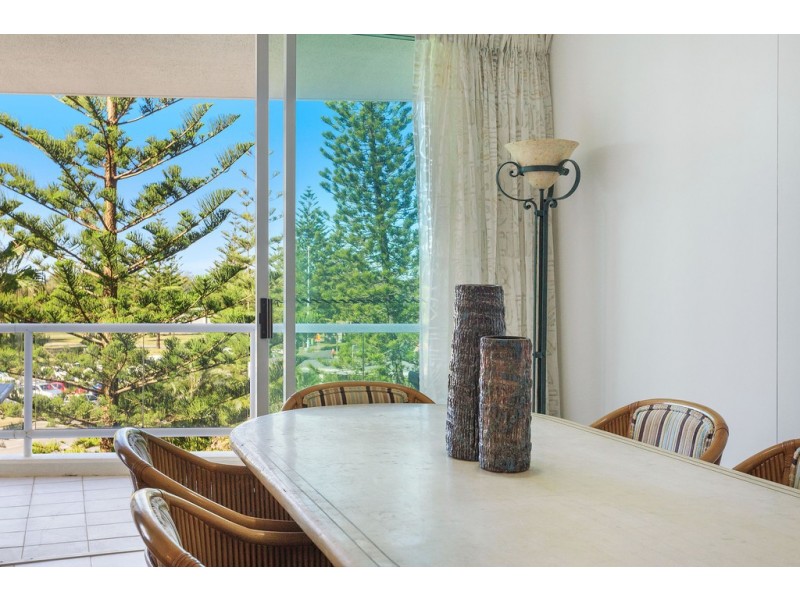 10 Carmel By The Sea 177 Old Burleigh Road, Broadbeach QLD 4218