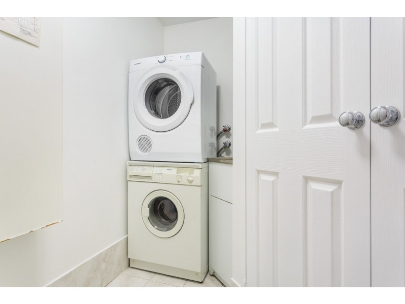 10 Carmel By The Sea 177 Old Burleigh Road, Broadbeach QLD 4218