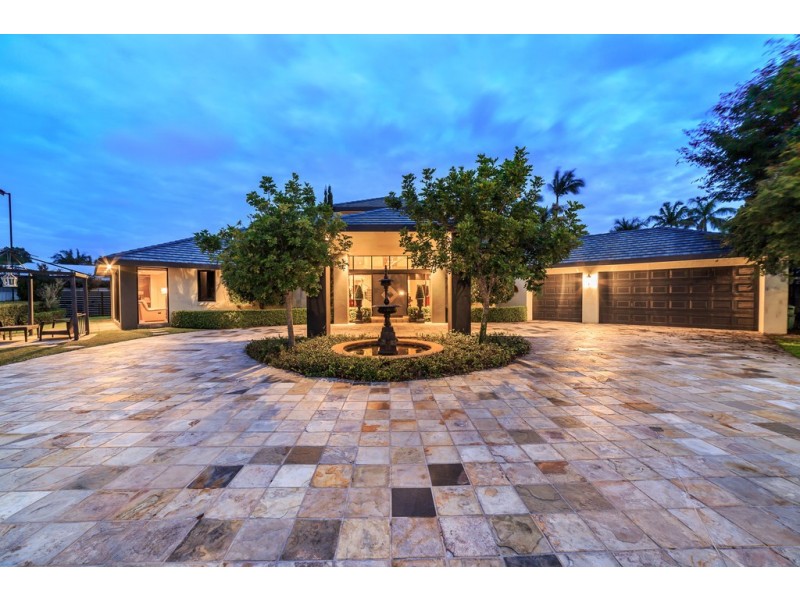 31 Campbell Street, Sorrento QLD 4217