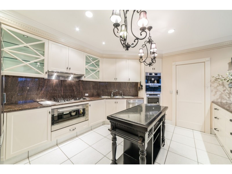 31 Campbell Street, Sorrento QLD 4217