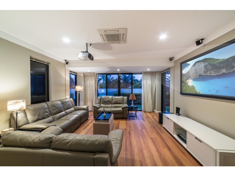 31 Campbell Street, Sorrento QLD 4217