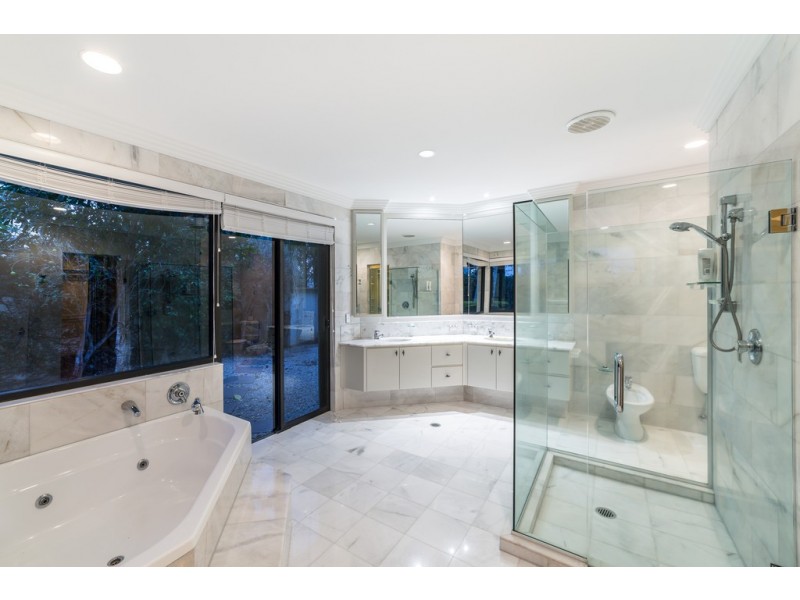 31 Campbell Street, Sorrento QLD 4217