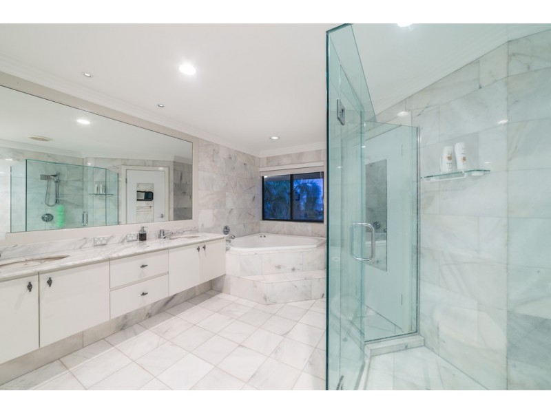 31 Campbell Street, Sorrento QLD 4217