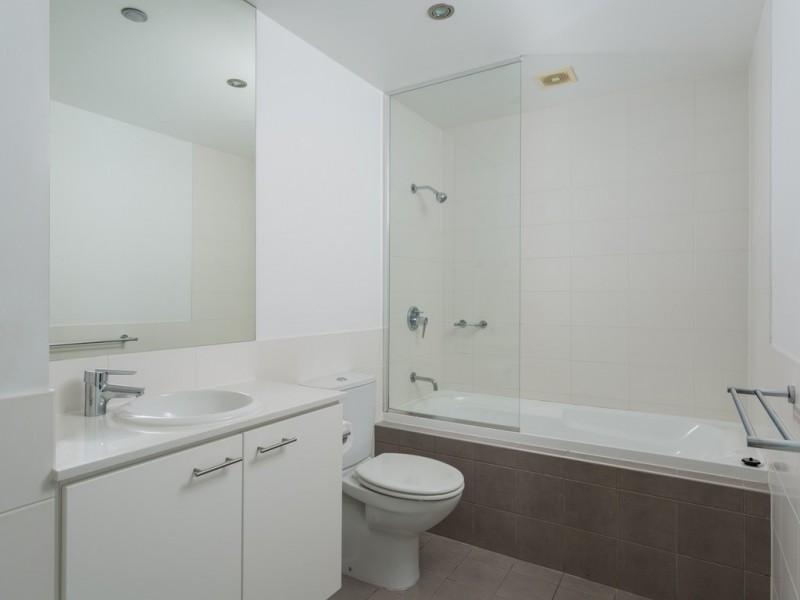2610 ‘Freshwater Point’ 33 T E Peters Drive, Broadbeach Waters QLD 4218