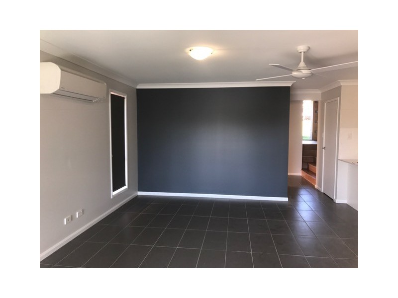15 Cooleroo Cres, Southport QLD 4215