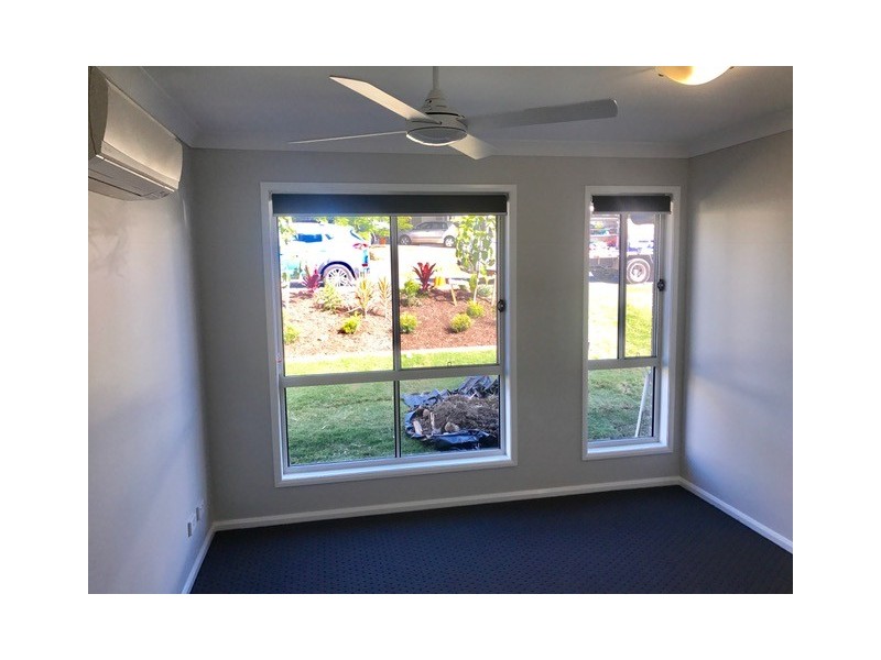 15 Cooleroo Cres, Southport QLD 4215