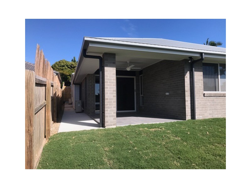 15 Cooleroo Cres, Southport QLD 4215