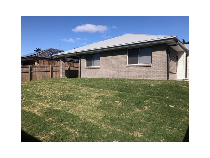 15 Cooleroo Cres, Southport QLD 4215