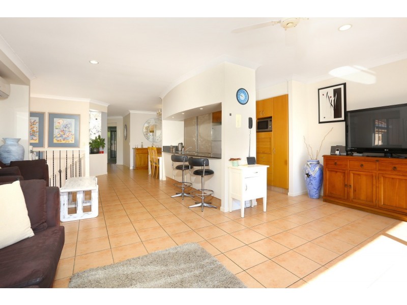 34/85 Palm Meadows Drive, Carrara QLD 4211