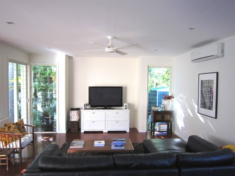 2/57 Avanti Street, Mermaid Waters QLD 4218