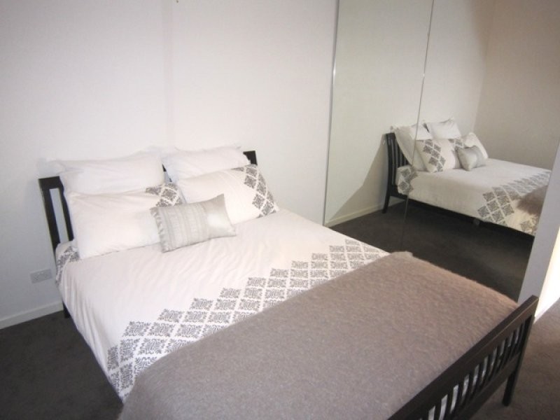 2/57 Avanti Street, Mermaid Waters QLD 4218