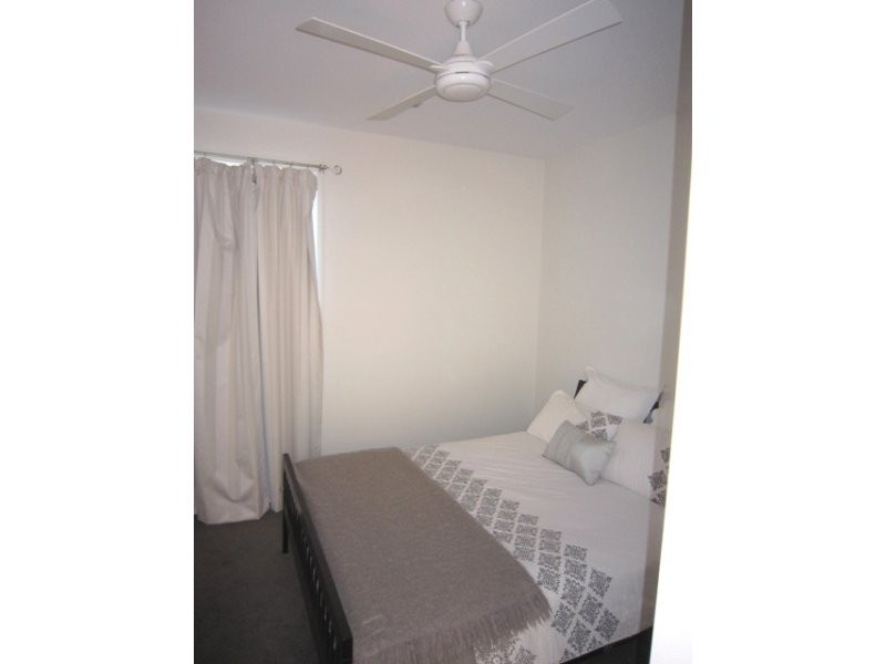 2/57 Avanti Street, Mermaid Waters QLD 4218