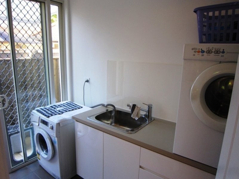 2/57 Avanti Street, Mermaid Waters QLD 4218