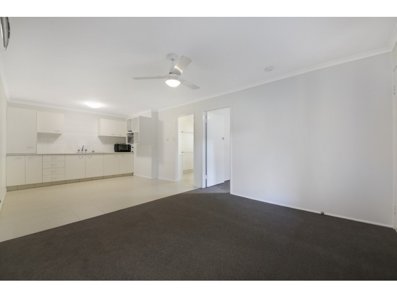 3/126 Marine Parade, Southport QLD 4215