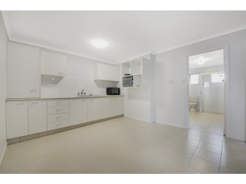 3/126 Marine Parade, Southport QLD 4215