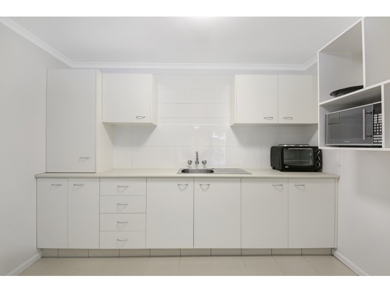 3/126 Marine Parade, Southport QLD 4215